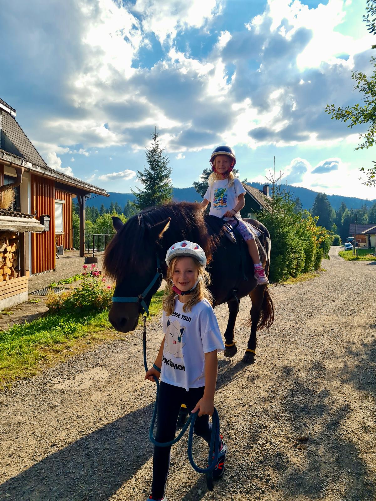 Reiten am Feldberg - Familienausflug mit Pferden für Kinder