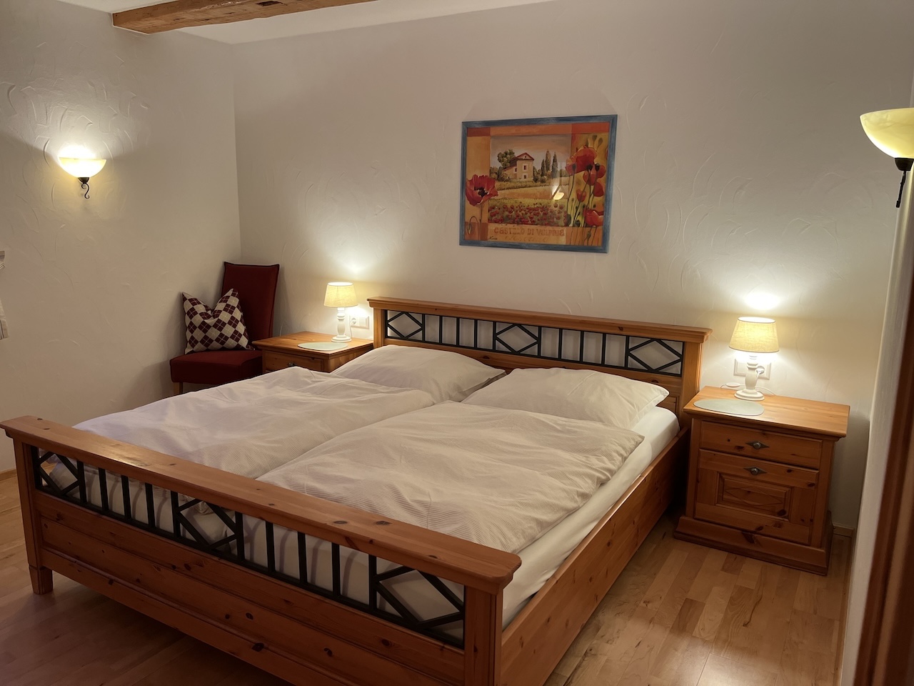 Gemütliches Schlafzimmer mit Kingsize Bett (180x200cm)
